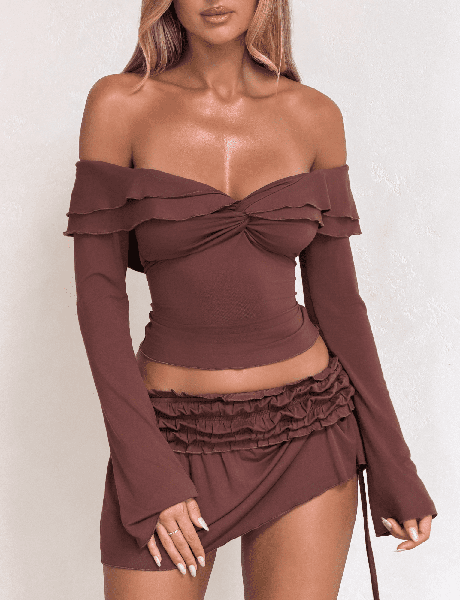 TM15214_DENALILONGSLEEVE_TOP_CHOC_1.png
