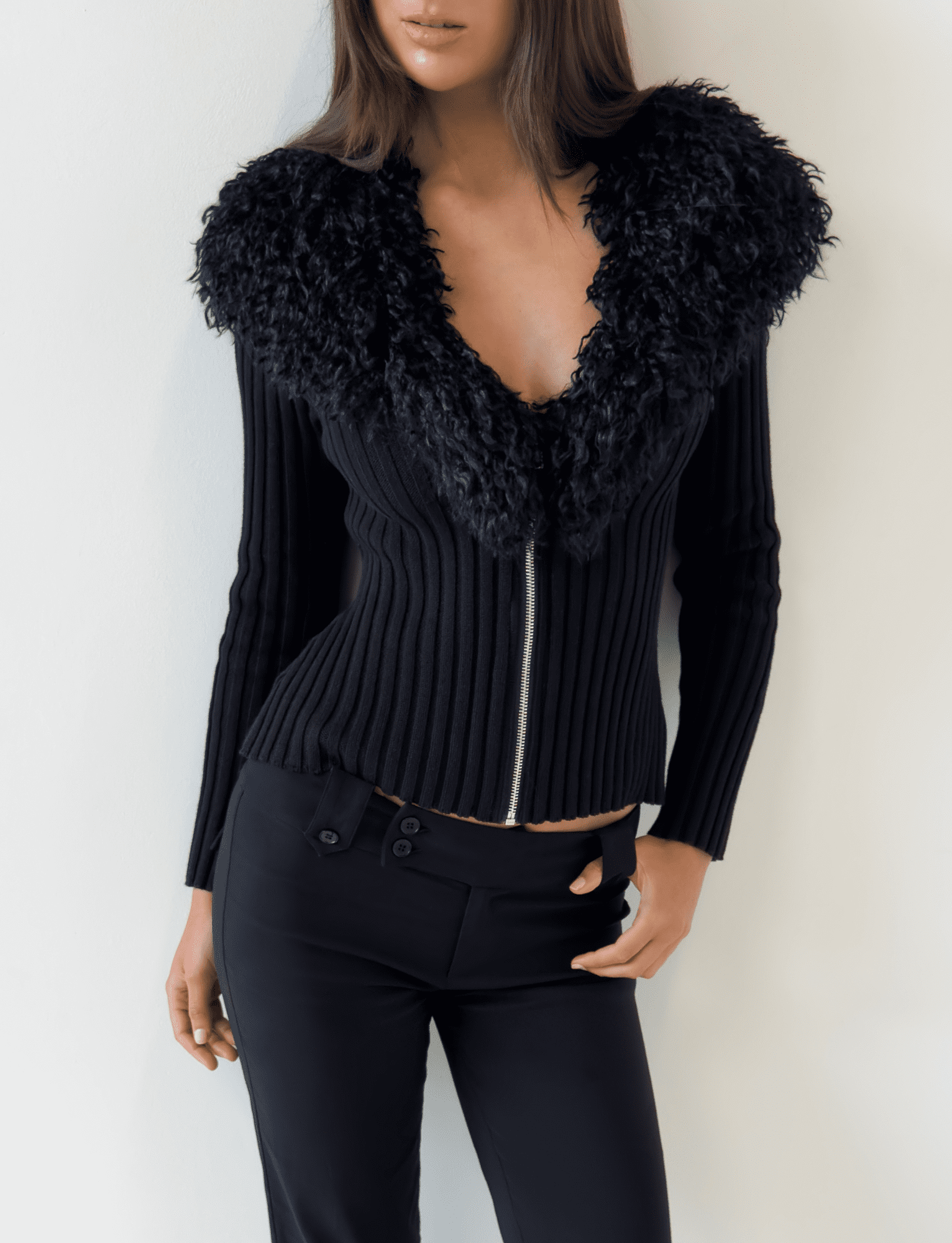 TM17744_BRISA_JUMPER_BLACK_3of3.png