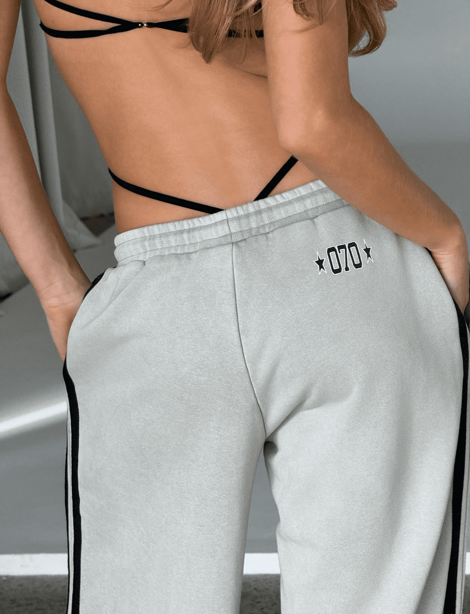 TM17876_PAYTON_TRACKPANT_STONE__4.png