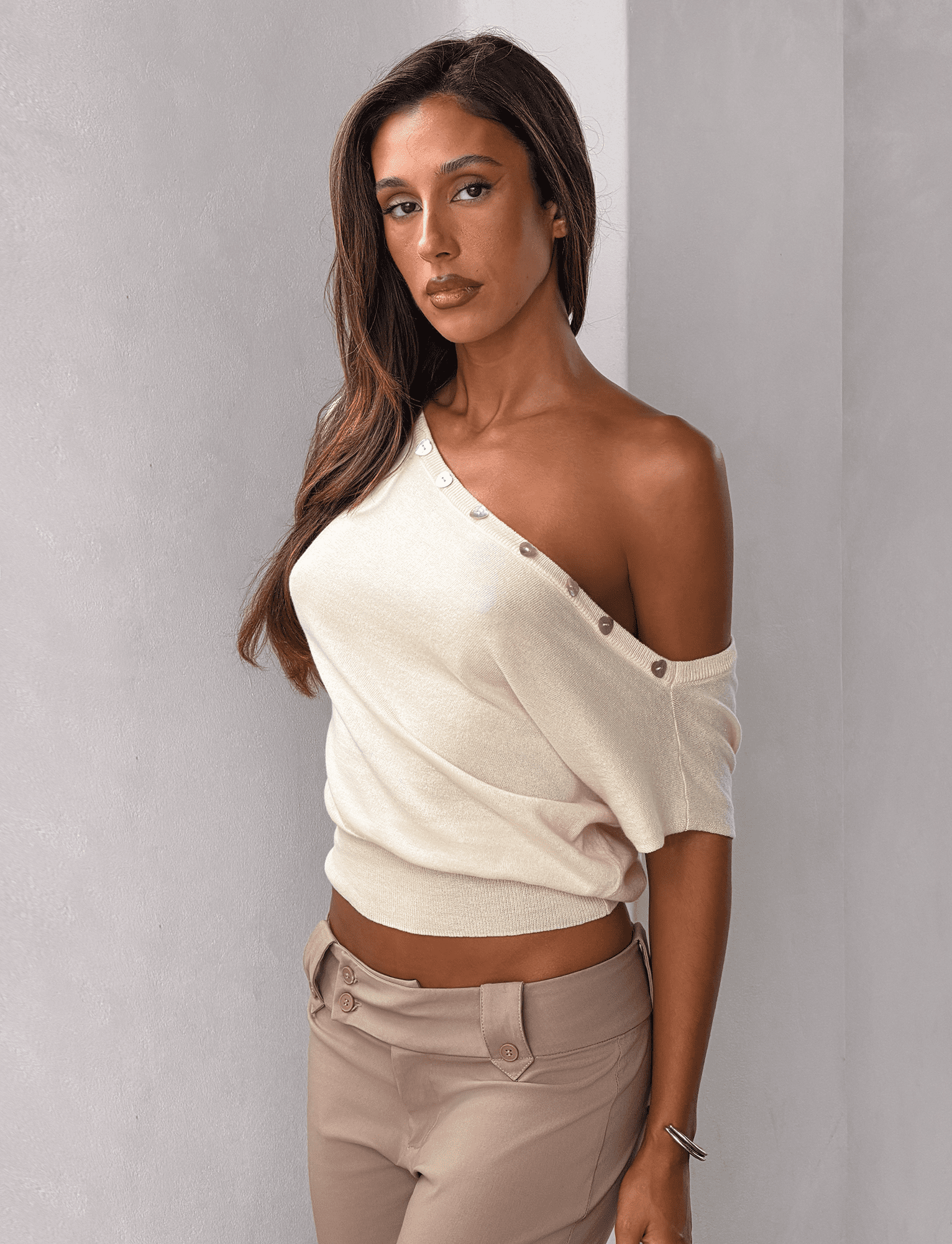 TYLA SLEEVELESS KNIT TOP