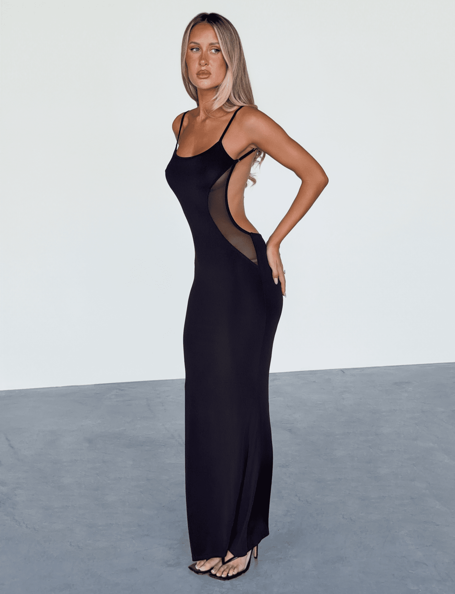 TM18803_XINIA_MAXIDRESS_BLACK_6.png