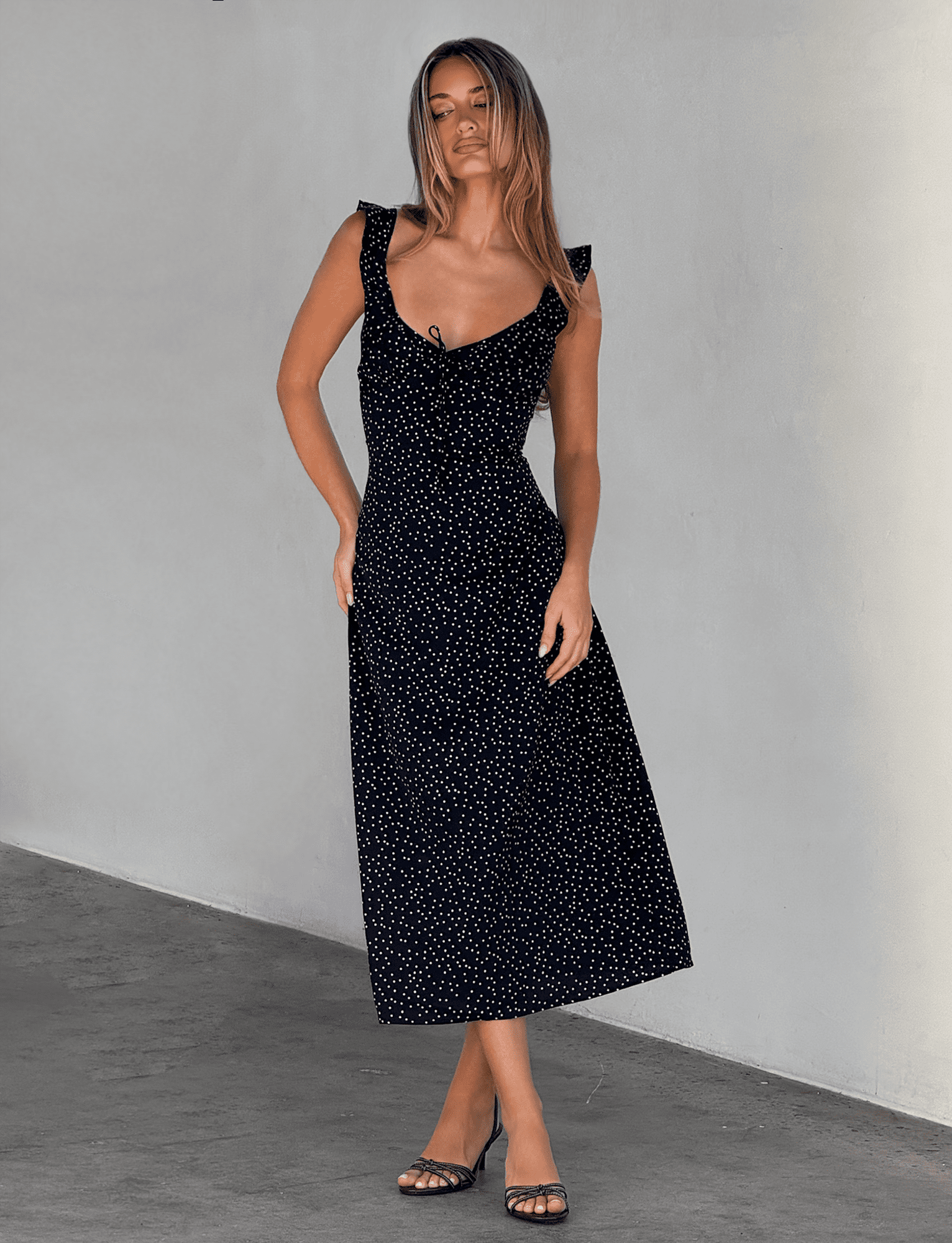 TW4302_LOTTIE_RUFFLE_MIDI_DRESS_BLACK_POLKA_1.png