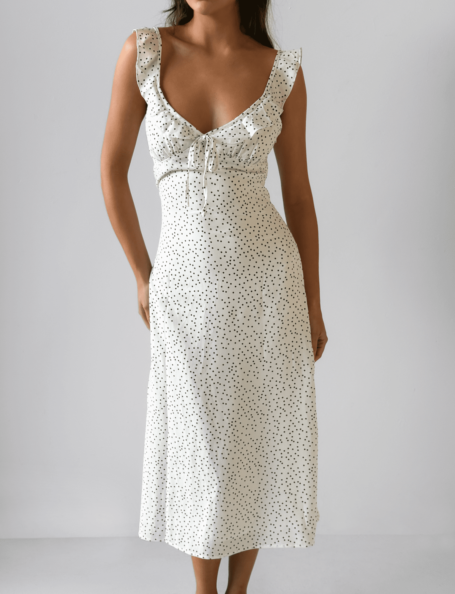 TW4302_LOTTIE_RUFFLE_MIDI_DRESS_WHITE_POLKA-_1of3.png