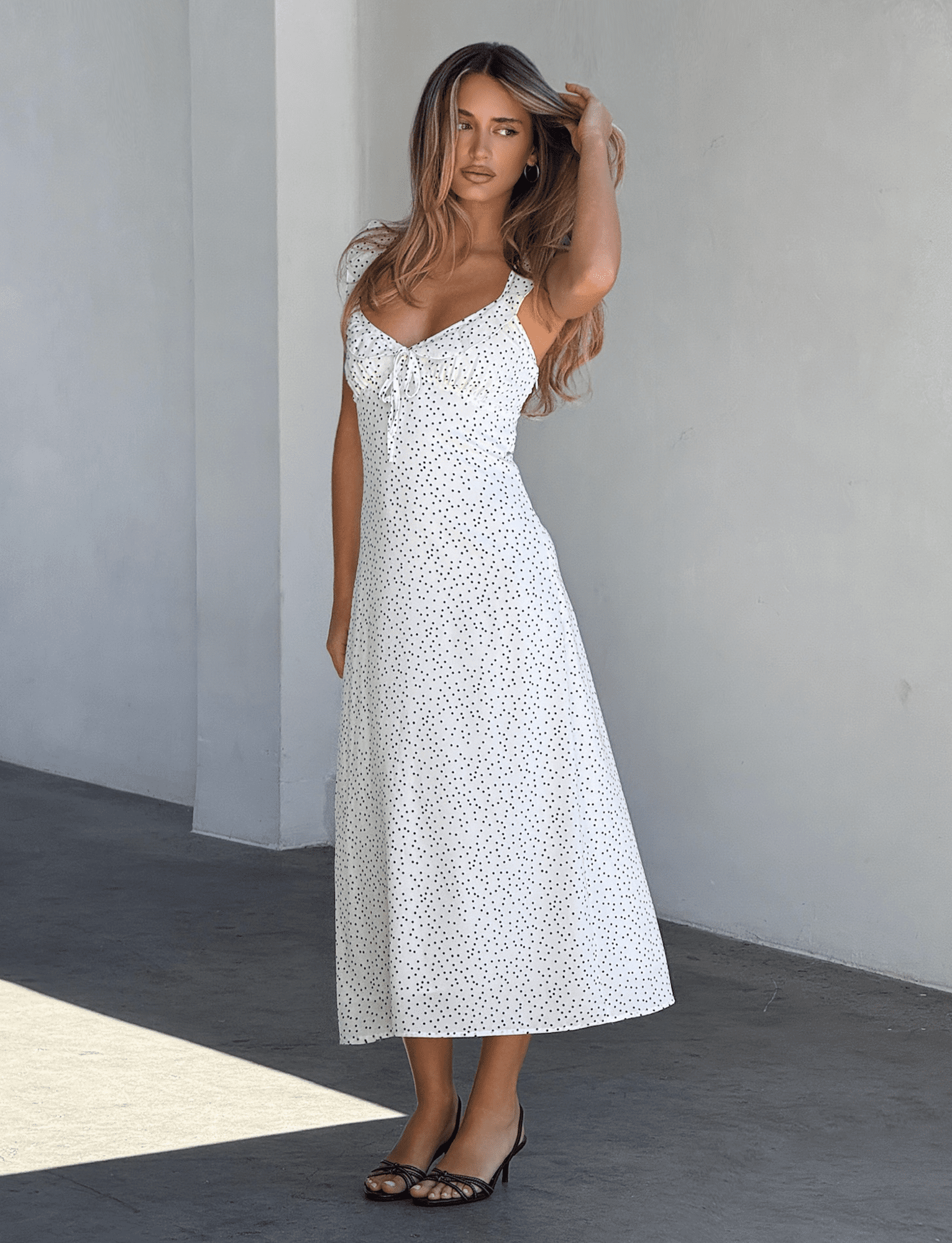 TW4302_LOTTIE_RUFFLE_MIDI_DRESS_WHITE_POLKA_1of1.png